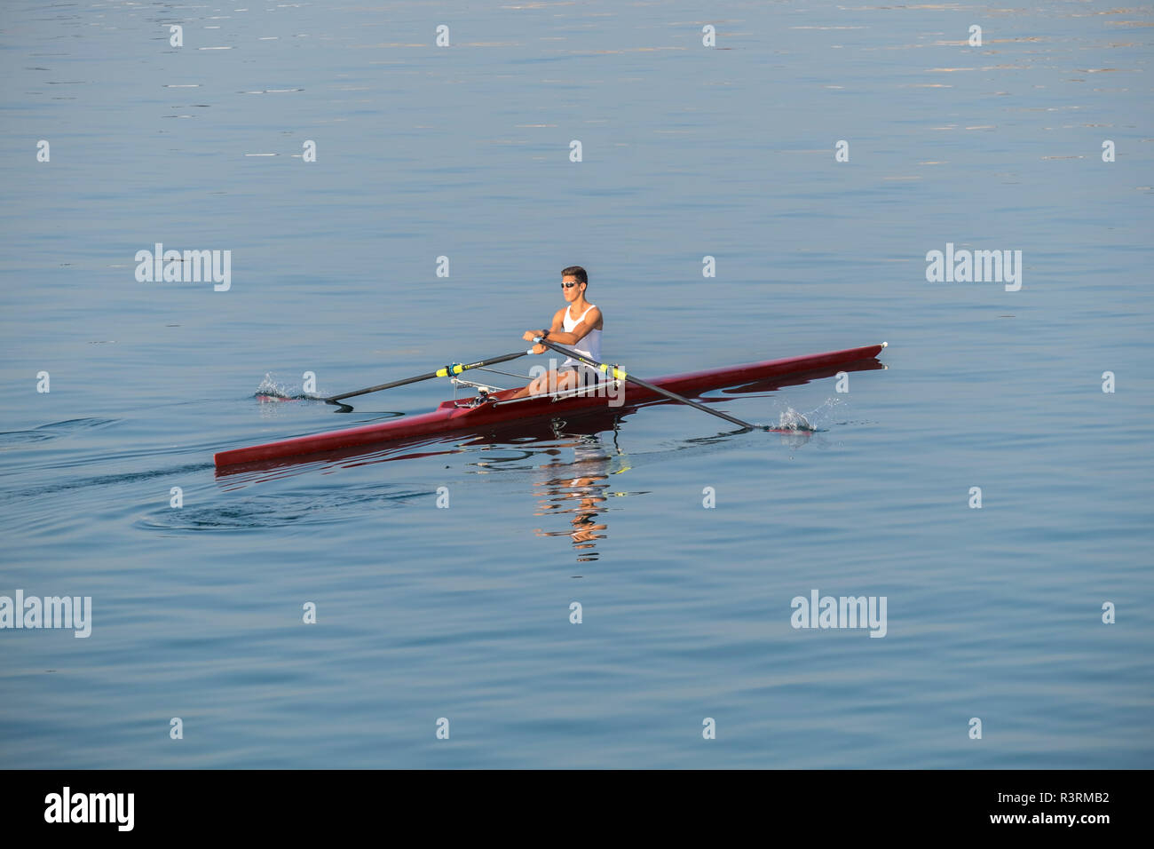 Row boat crew shell hi-res stock photography and images - Alamy