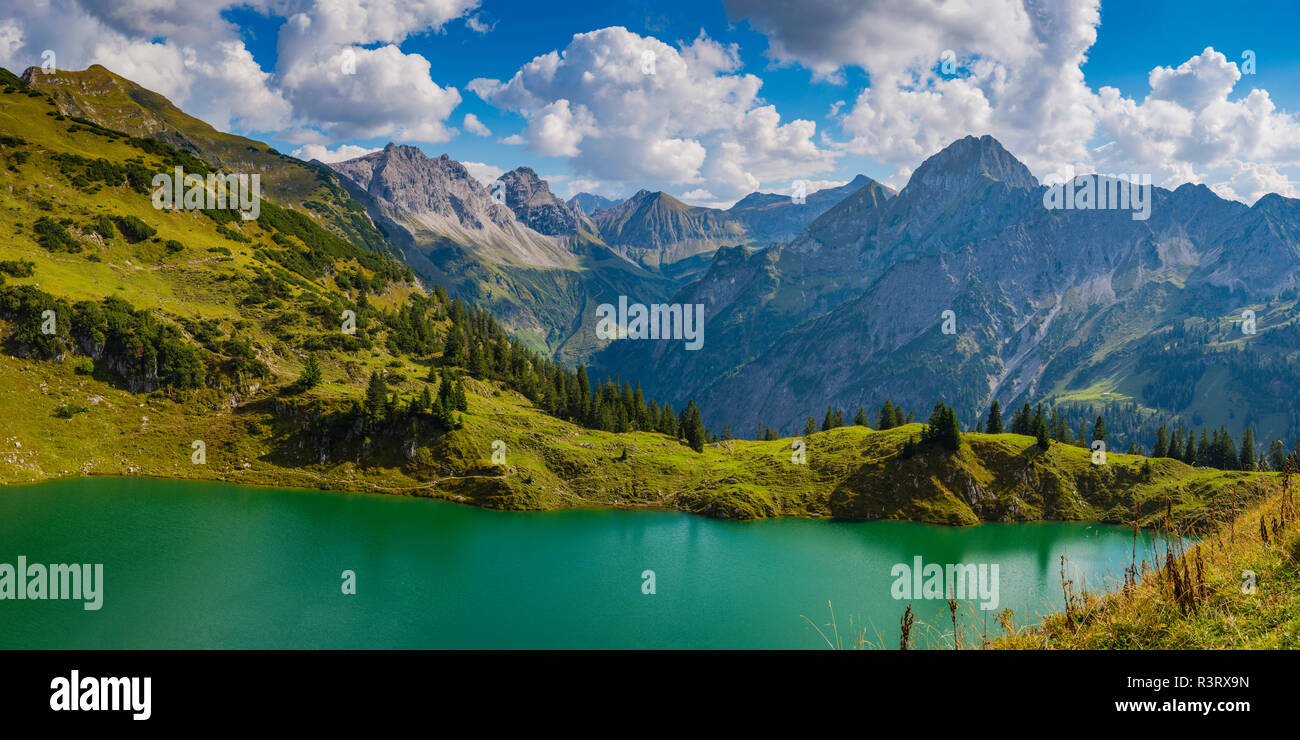 Germany, Bavaria, Allgaeu Alps, Panoramic view to Seealpsee, Oy Valley, f.l. Grosser Wilder, Kleiner Wilder and Hoefats Stock Photo