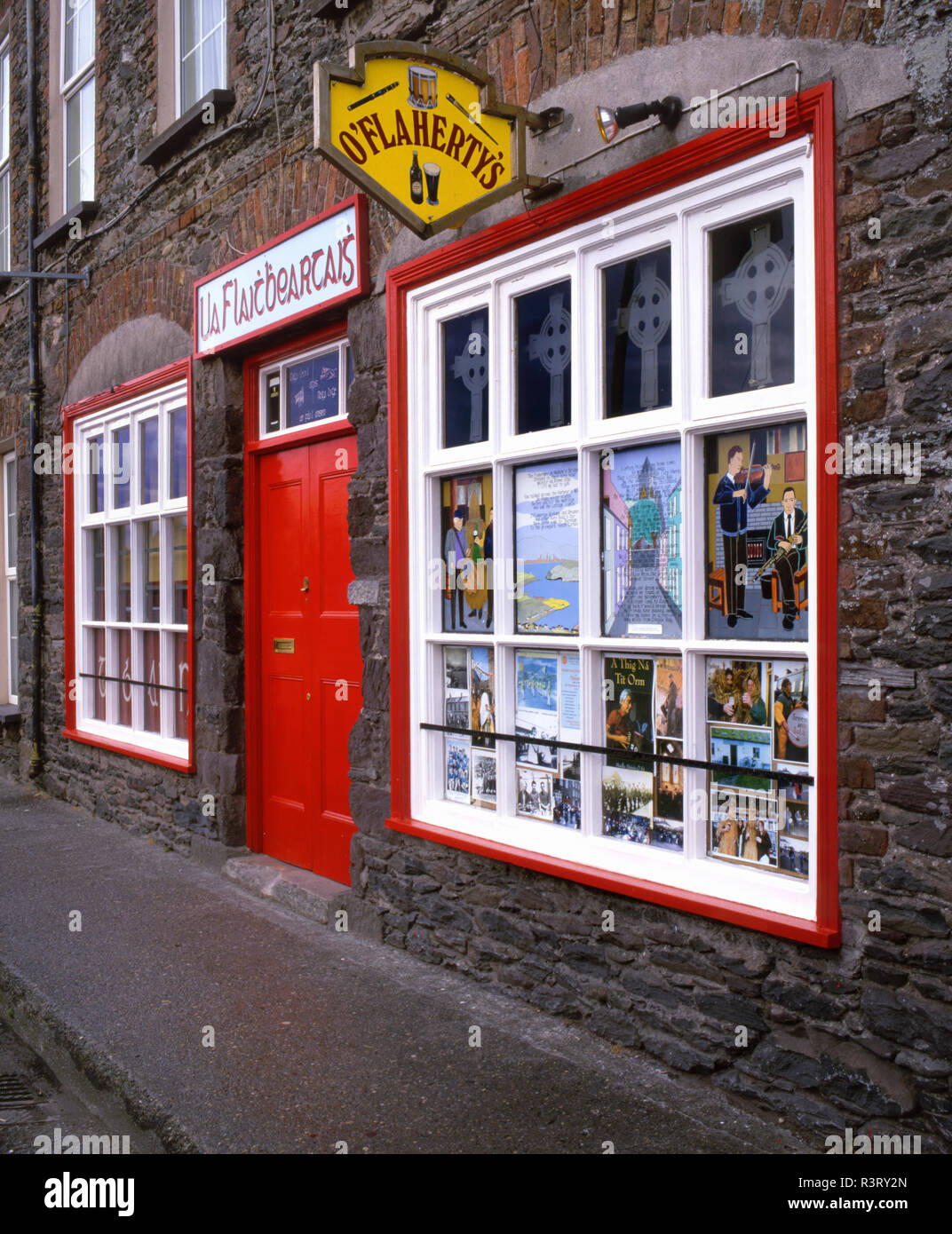 O'flaherty's bar hires stock photography and images Alamy
