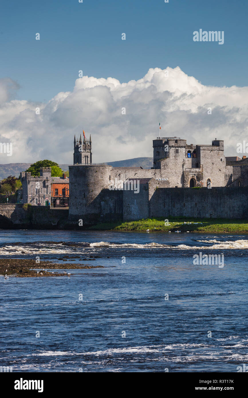 Ireland, County Limerick, Limerick City, King John's Castle, 13th century Stock Photo
