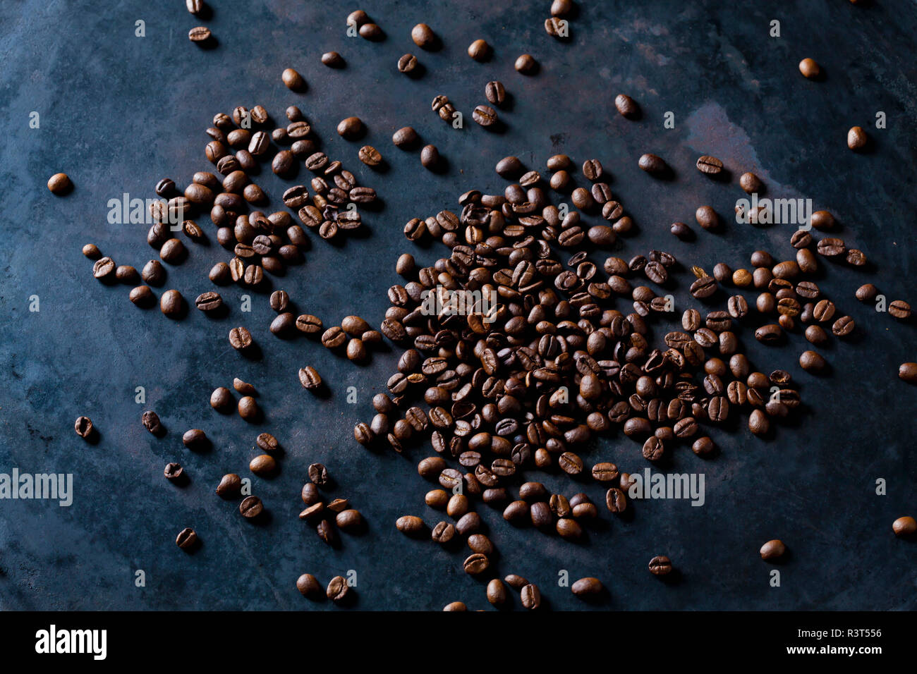 Dark coffee beans hi-res stock photography and images - Alamy