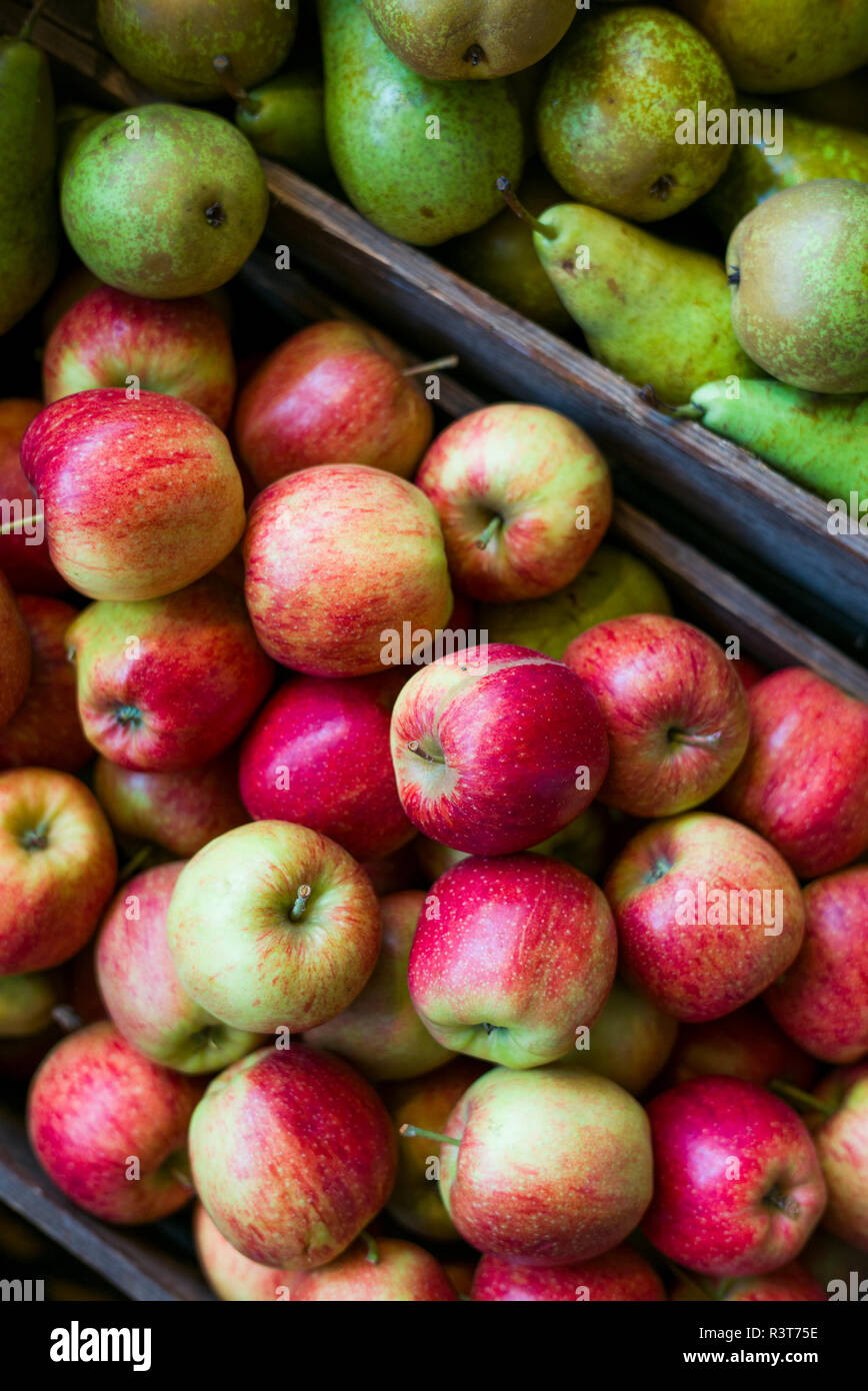 Netherlands, Amsterdam. Nine Streets area, apples and pears Stock Photo