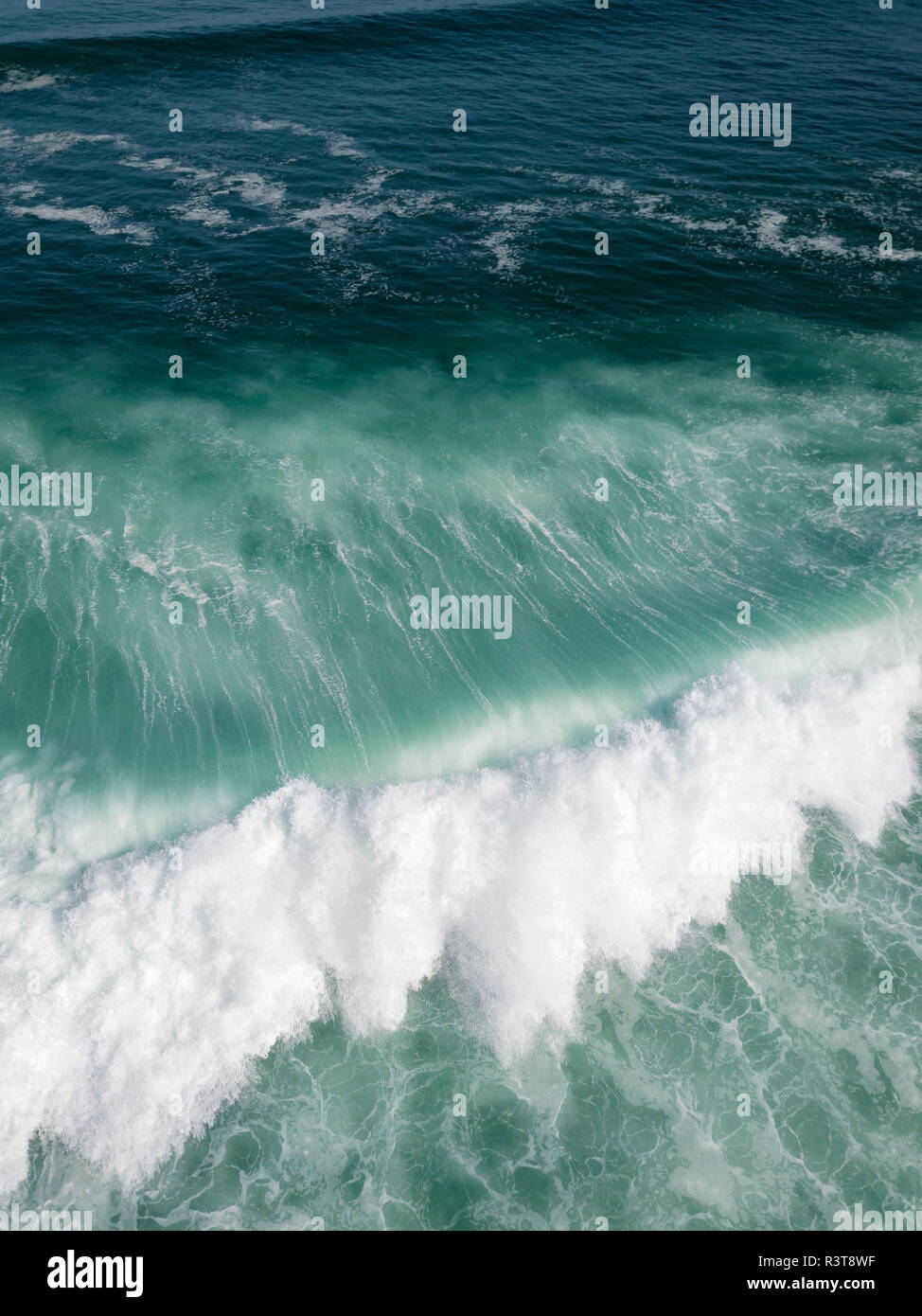 Birds eye view of waves breaking hi-res stock photography and images ...