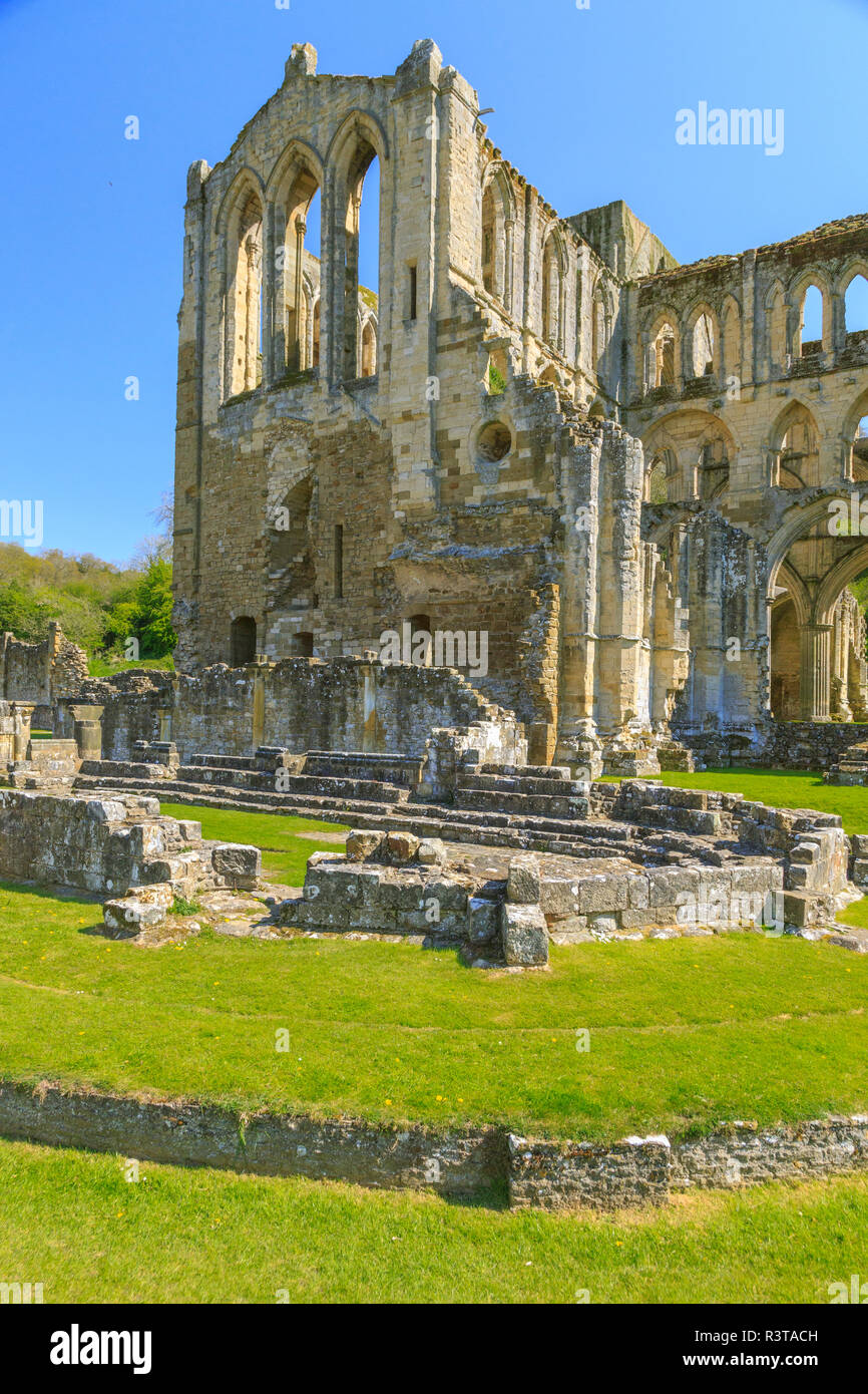 England, North Yorkshire, Rievaulx. 13th c. Cistercian ruins of Rievaulx Abbey. English Heritage and National Trust Site. Near River Rye. Stock Photo