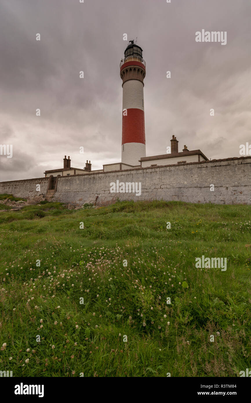 buchan ness lighthouse completed in 1825 and light established in 1827 boddam peterhead aberdeenshire scotland stock photo alamy