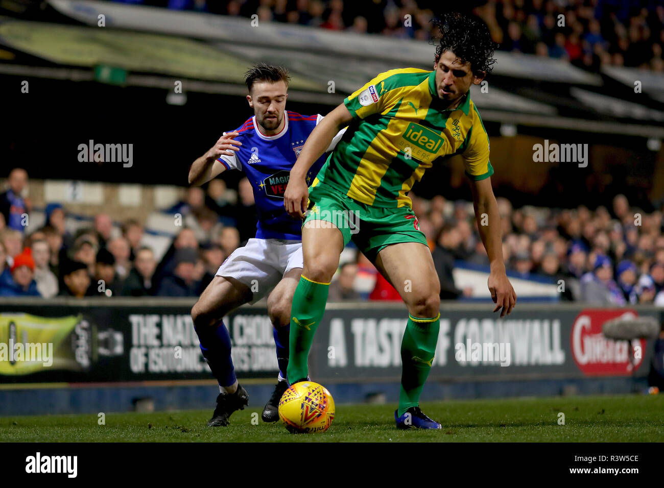 Gwion Edwards of Ipswich Town and Ahmed Hegazy of West Bromwich Albion - Ipswich Town v West Bromwich Albion, Sky Bet Championship, Portman Road, Ipsw Stock Photo