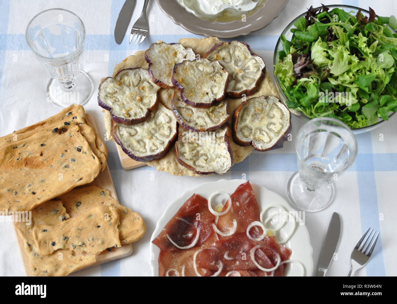 Italian table setting Stock Photo - Alamy
