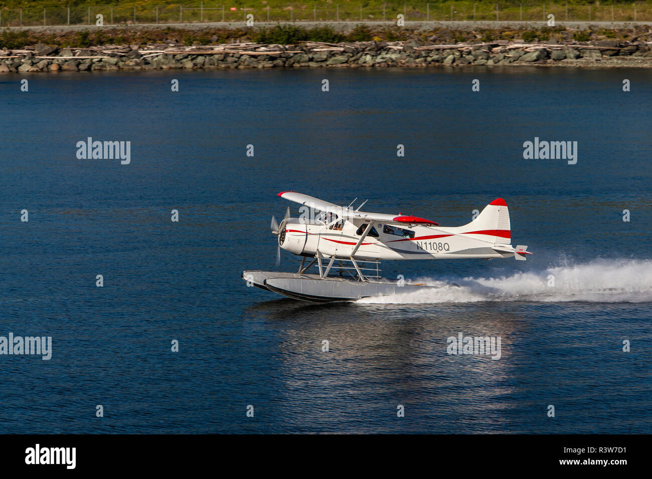 USA, Alaska, Ketchikan. Floatplane taxi to takeoff Stock Photo
