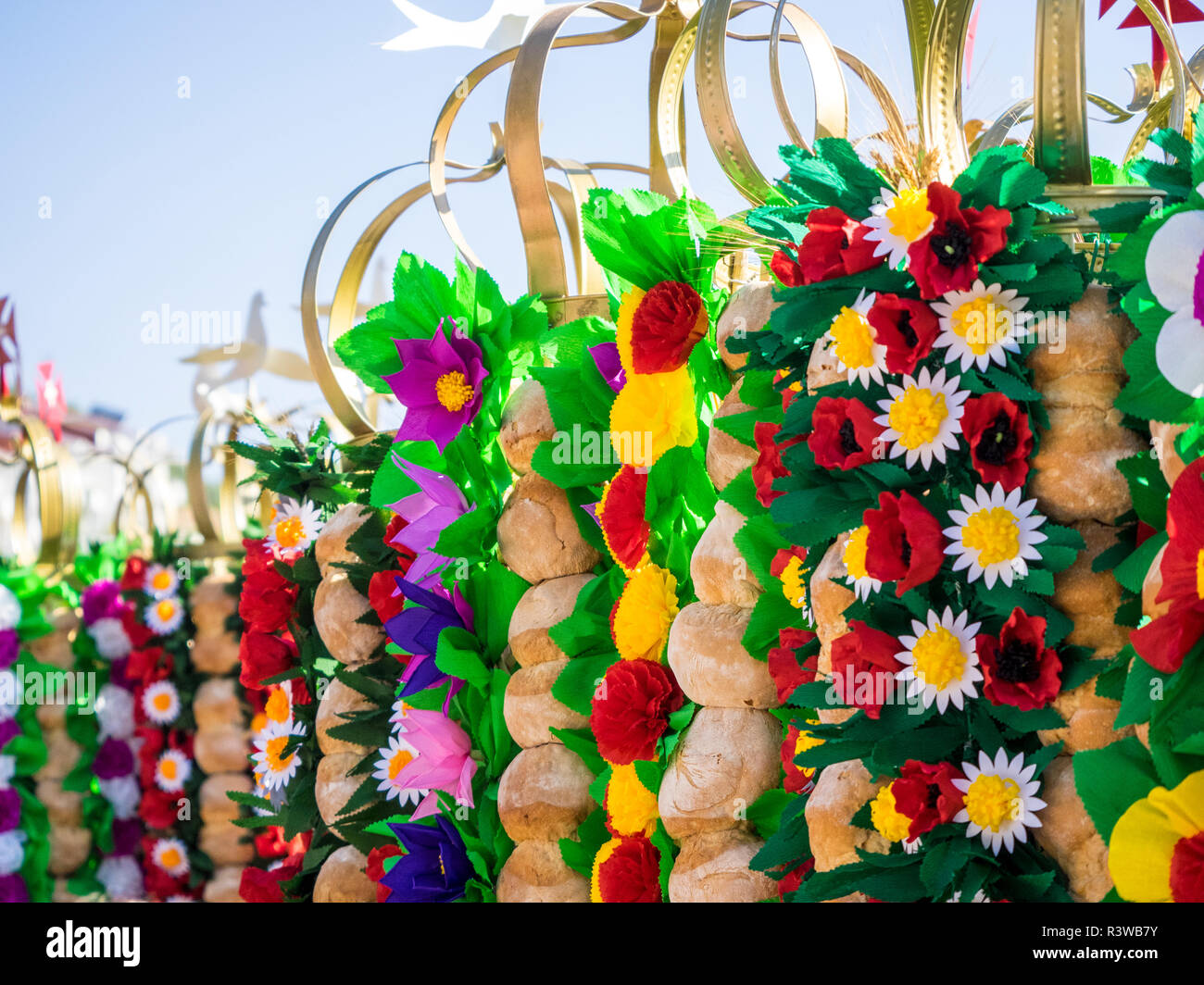 Preparing for the Festival of the Trays Stock Photo Alamy
