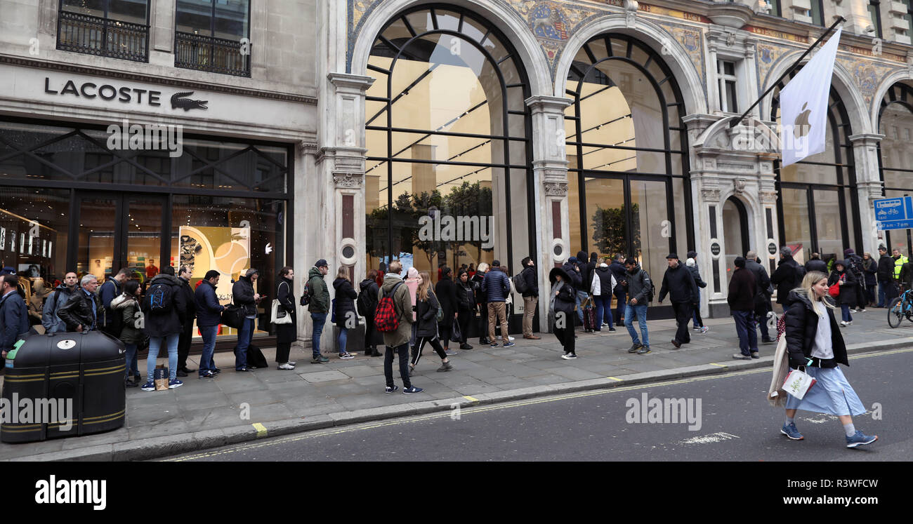 Pic shows: Black Friday sales  Shoppers were largely underwhelmed today around Oxford Street but there were large queues outside Apple Shop before it  Stock Photo