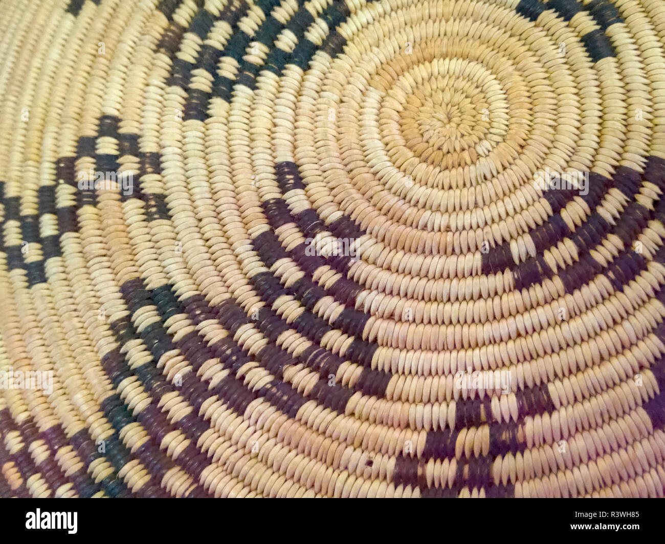 Chemehuevi basket hi-res stock photography and images - Alamy