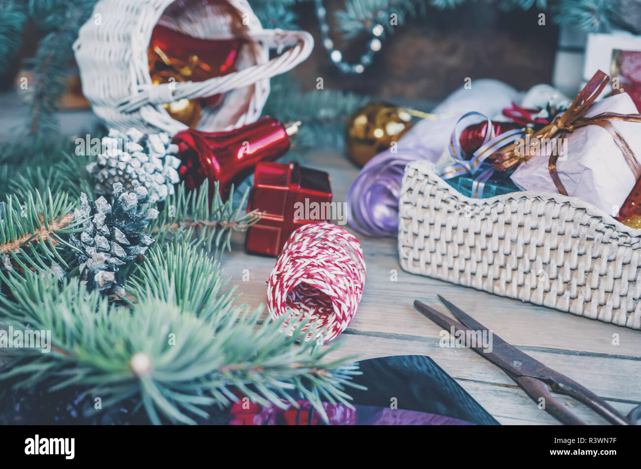 Packing Christmas gifts and making decorations to decorate the