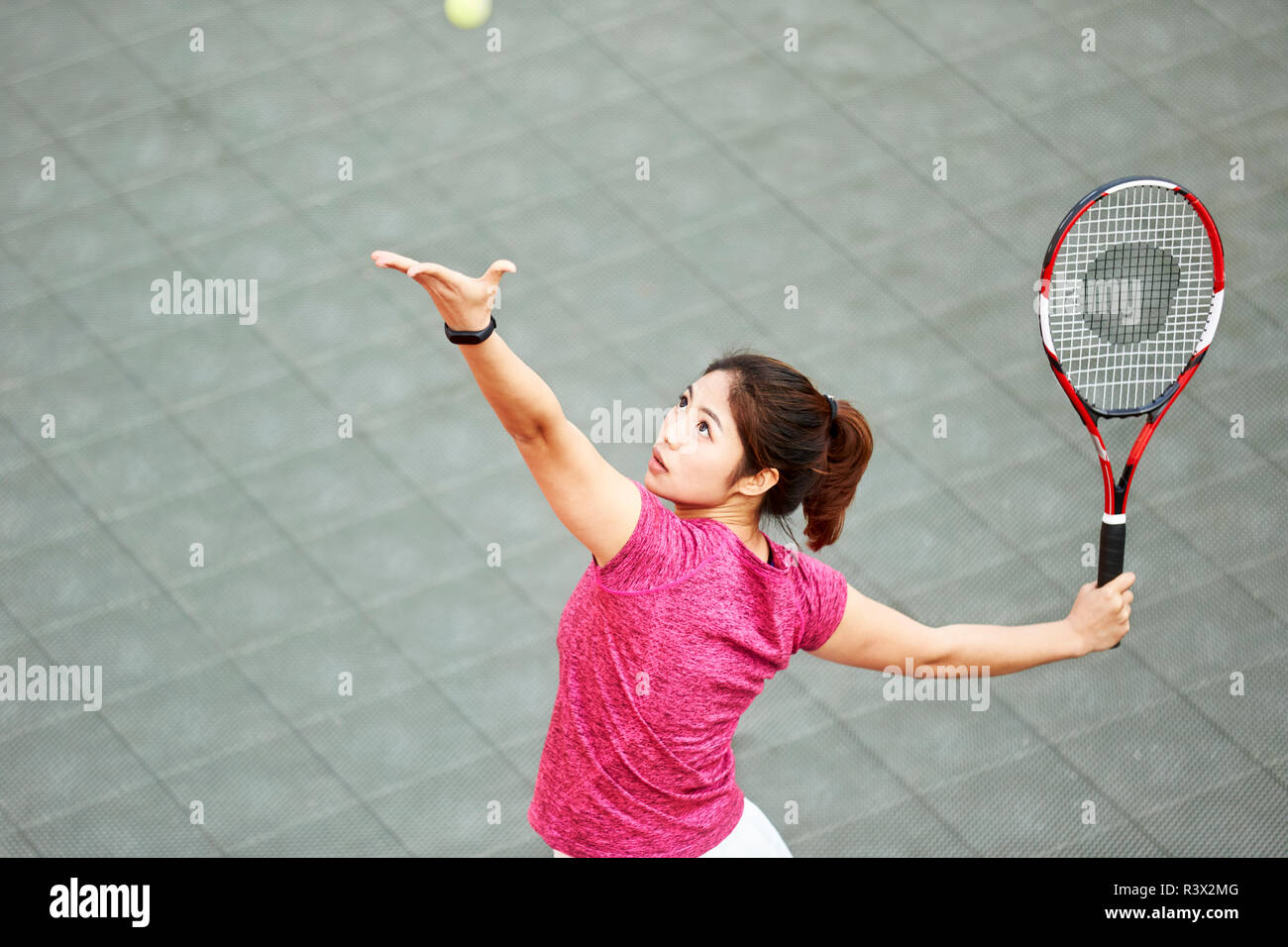 Female tennis player serving hires stock photography and images Alamy
