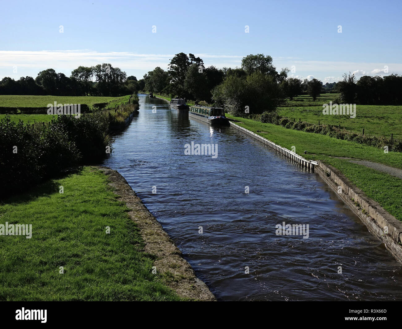 Narrow Boat trip from Anglo Welsh's Trevor boat yard on the Llangollen