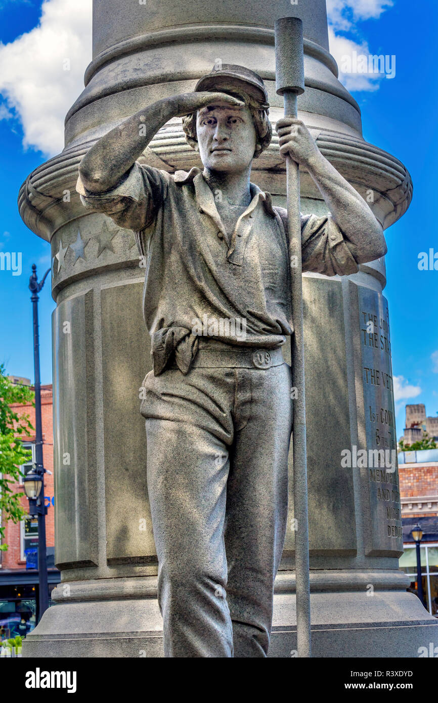 Young Artillery Man Holding Ramrod. Broadway Civil War Monument, New Haven, Connecticut. Dedicated in 1905 to four Connecticut Civil War regiments Stock Photo