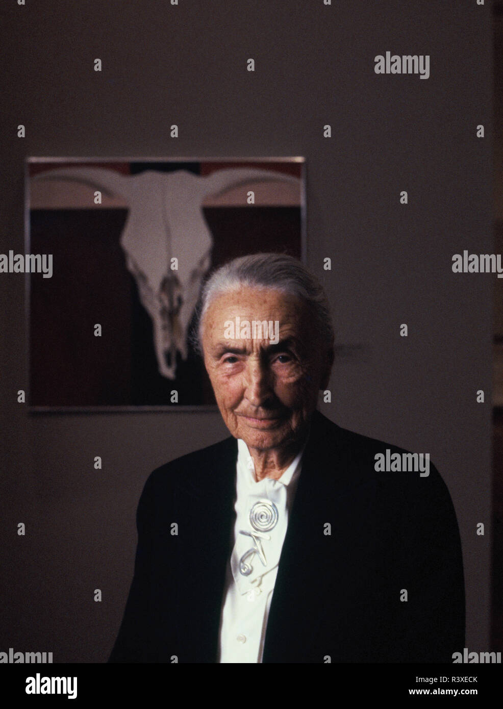 Georgia O'Keeffe visits the National Gallery of Art in 1985 Stock Photo