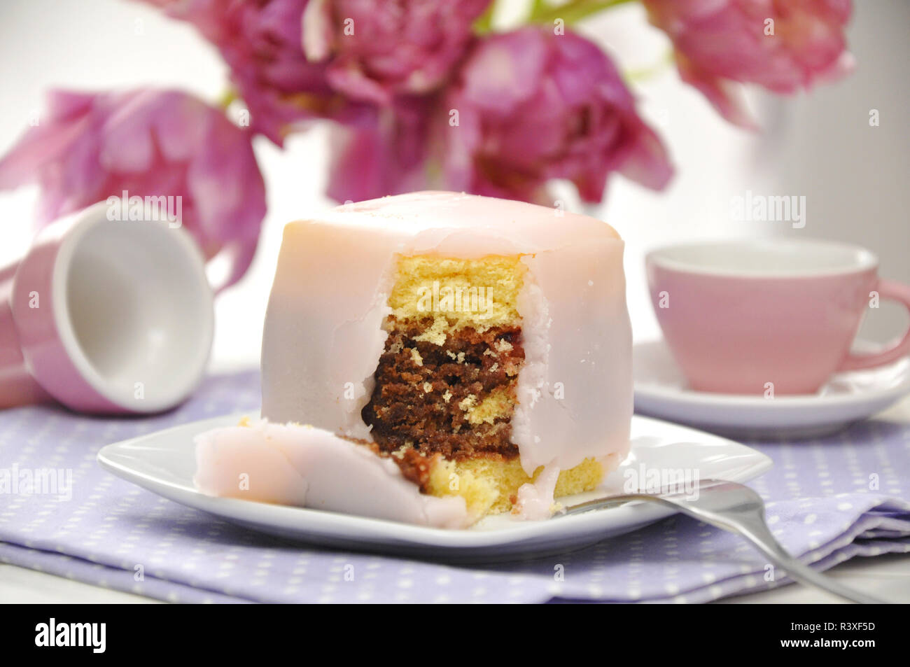 Selection petit fours hi-res stock photography and images - Alamy