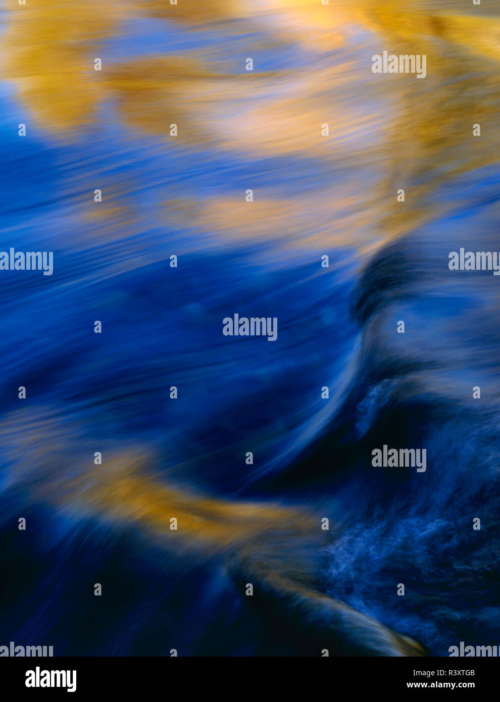 USA, Idaho. Autumn reflections in Big Wood River Stock Photo Alamy