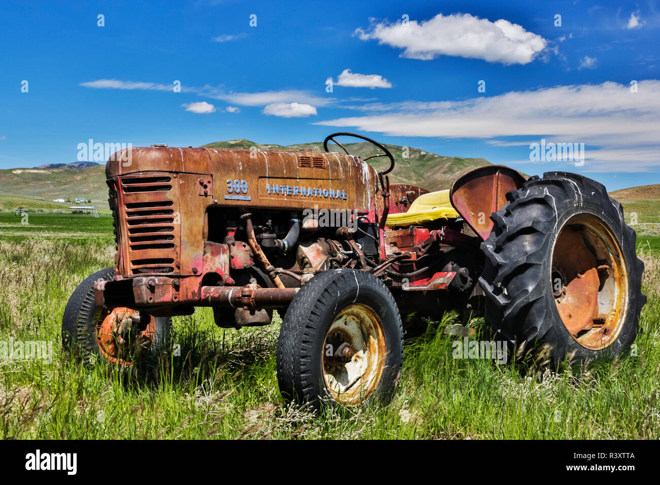 Usa old tractor field hi-res stock photography and images - Alamy