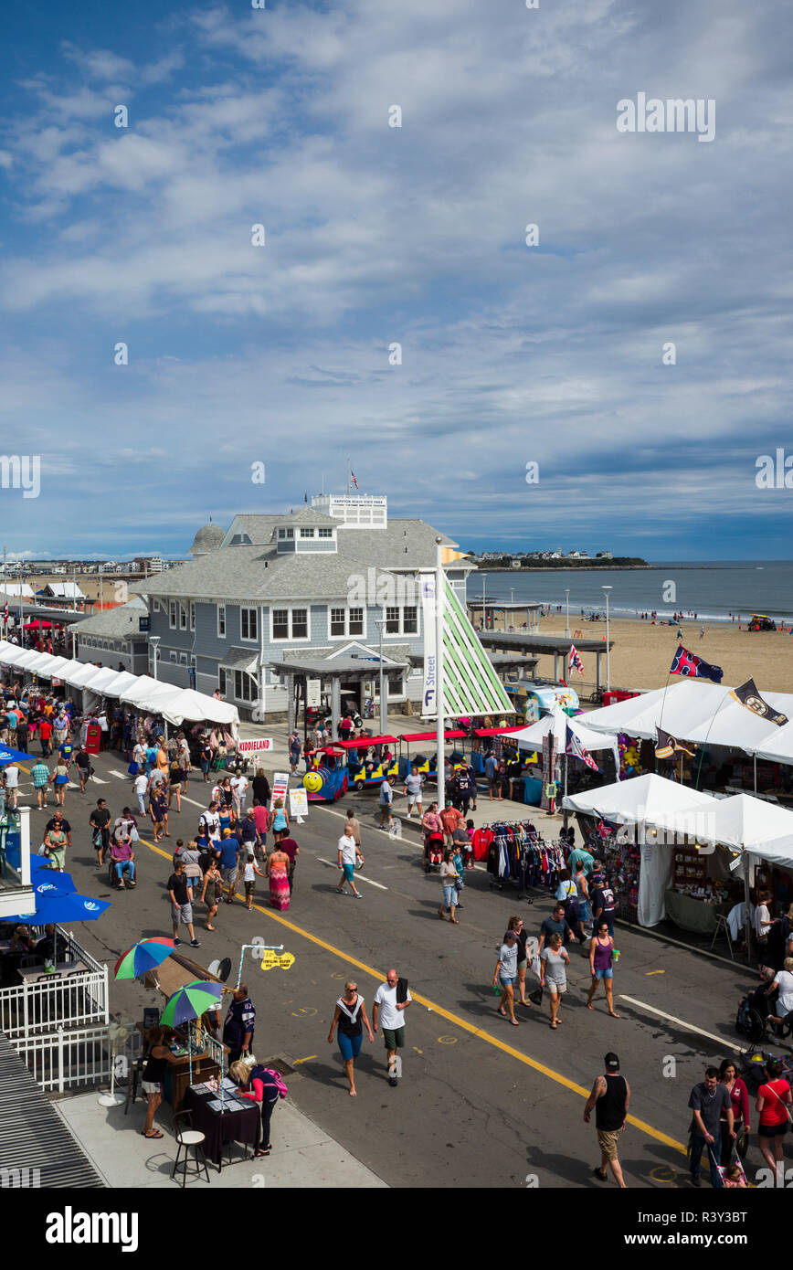 USA, New Hampshire, Hampton Beach Seafood Festival of Ocean Boulevard