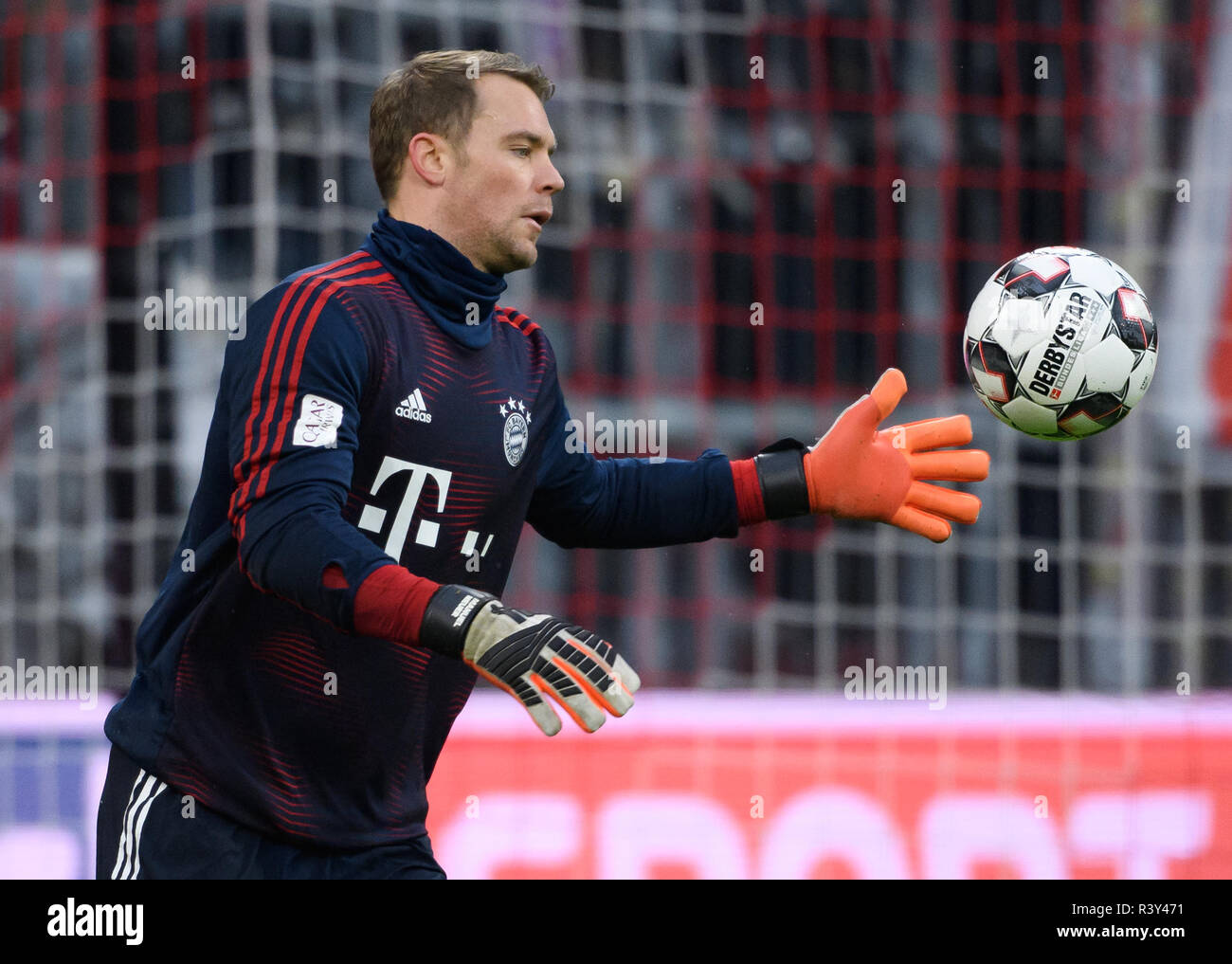 24 November 2018, Bavaria, München: Soccer: Bundesliga, Bayern Munich - Fortuna Düsseldorf, 12th matchday in the Allianz Arena. Goalkeeper Manuel Neuer from Munich warms up. Photo: Sven Hoppe/dpa - IMPORTANT NOTE: In accordance with the requirements of the DFL Deutsche Fußball Liga or the DFB Deutscher Fußball-Bund, it is prohibited to use or have used photographs taken in the stadium and/or the match in the form of sequence images and/or video-like photo sequences. Stock Photo