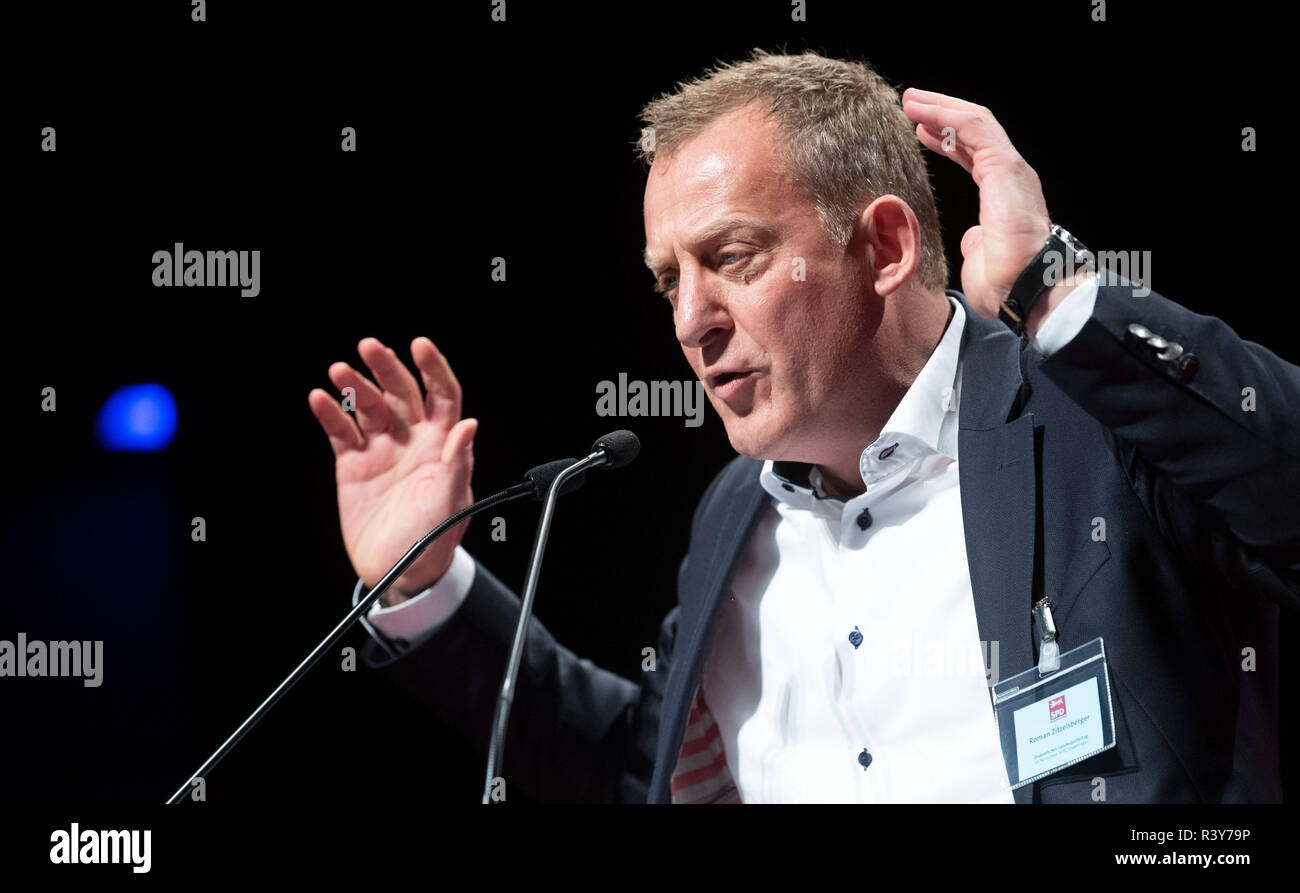 Sindelfingen, Germany. 24th Nov, 2018. Roman Zitzelsberger (SPD), district leader of IG Metall Baden-Württemberg, speaks at the state party conference of the SPD Baden-Württemberg. Credit: Marijan Murat/dpa/Alamy Live News Stock Photo