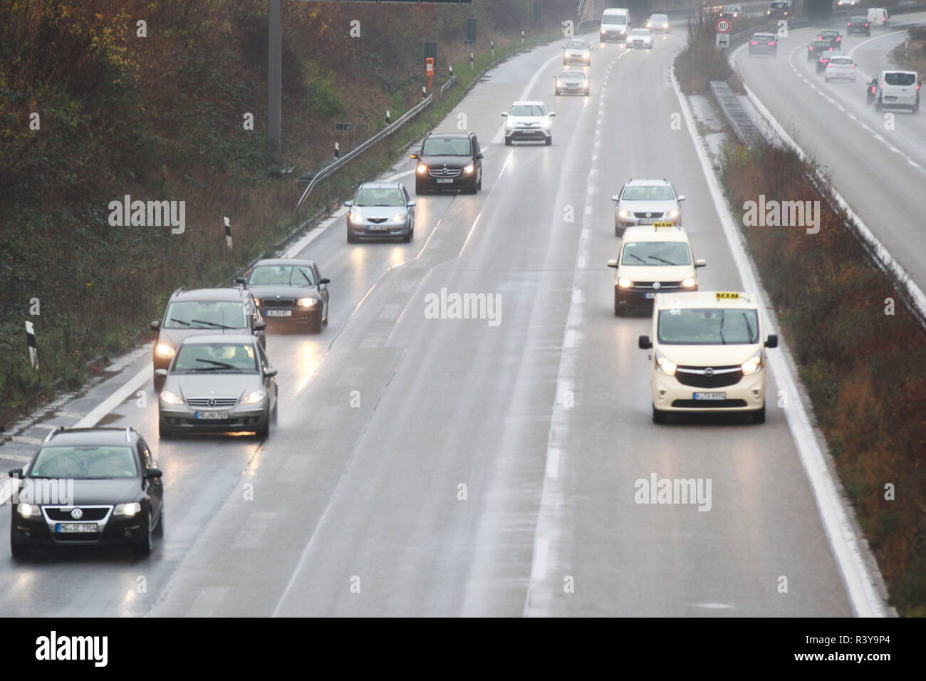 Cologne, Germany. 24th Nov, 2018. Cars seen along the A4 In Cologne.Ban on diesel vehicles with Euro 4 engines or older engines as well as for petrol engines of the classes Euro 1 and 2. It is all about the green environmental zone. It would be effective from April 2019 and September 2019 for diesel cars of class 5. Credit: Osama Faisal/SOPA Images/ZUMA Wire/Alamy Live News Stock Photo