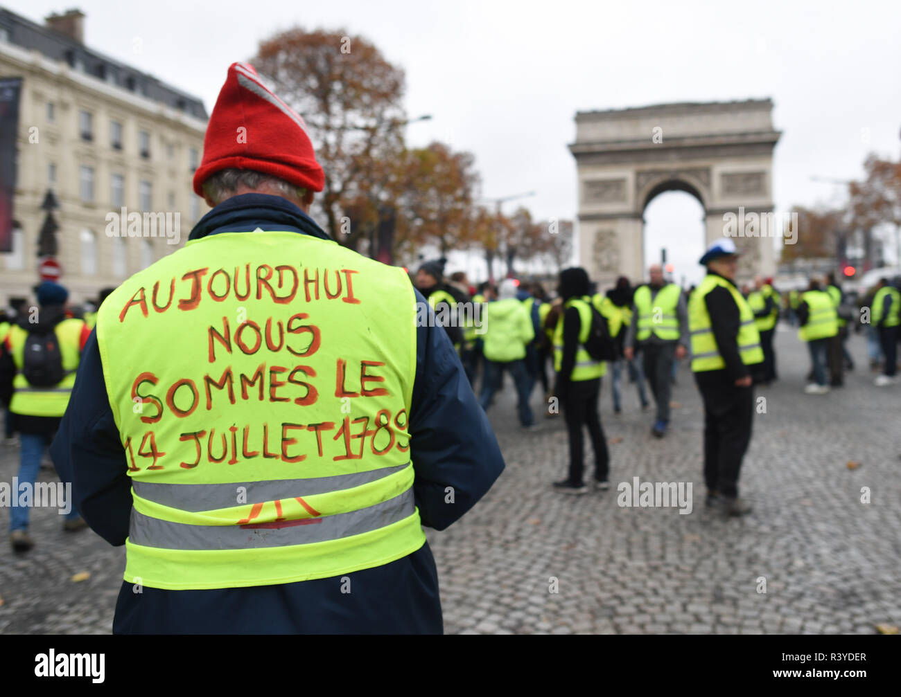 Gilets jaunes elysee hi-res stock photography and images - Alamy