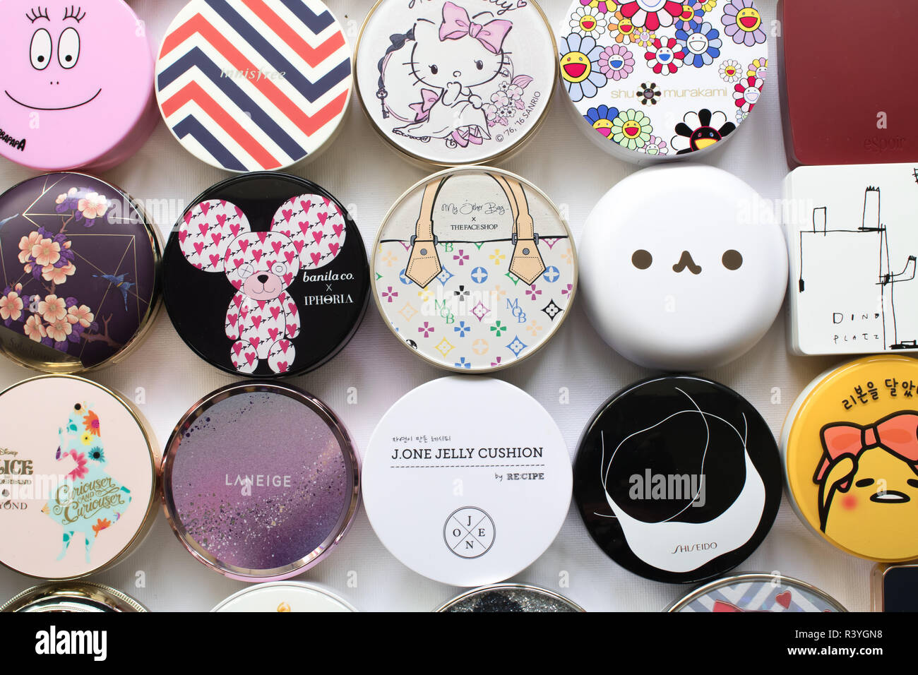 kbeauty korean cushion foundations with nice and beautiful cases different brands kawaii Stock