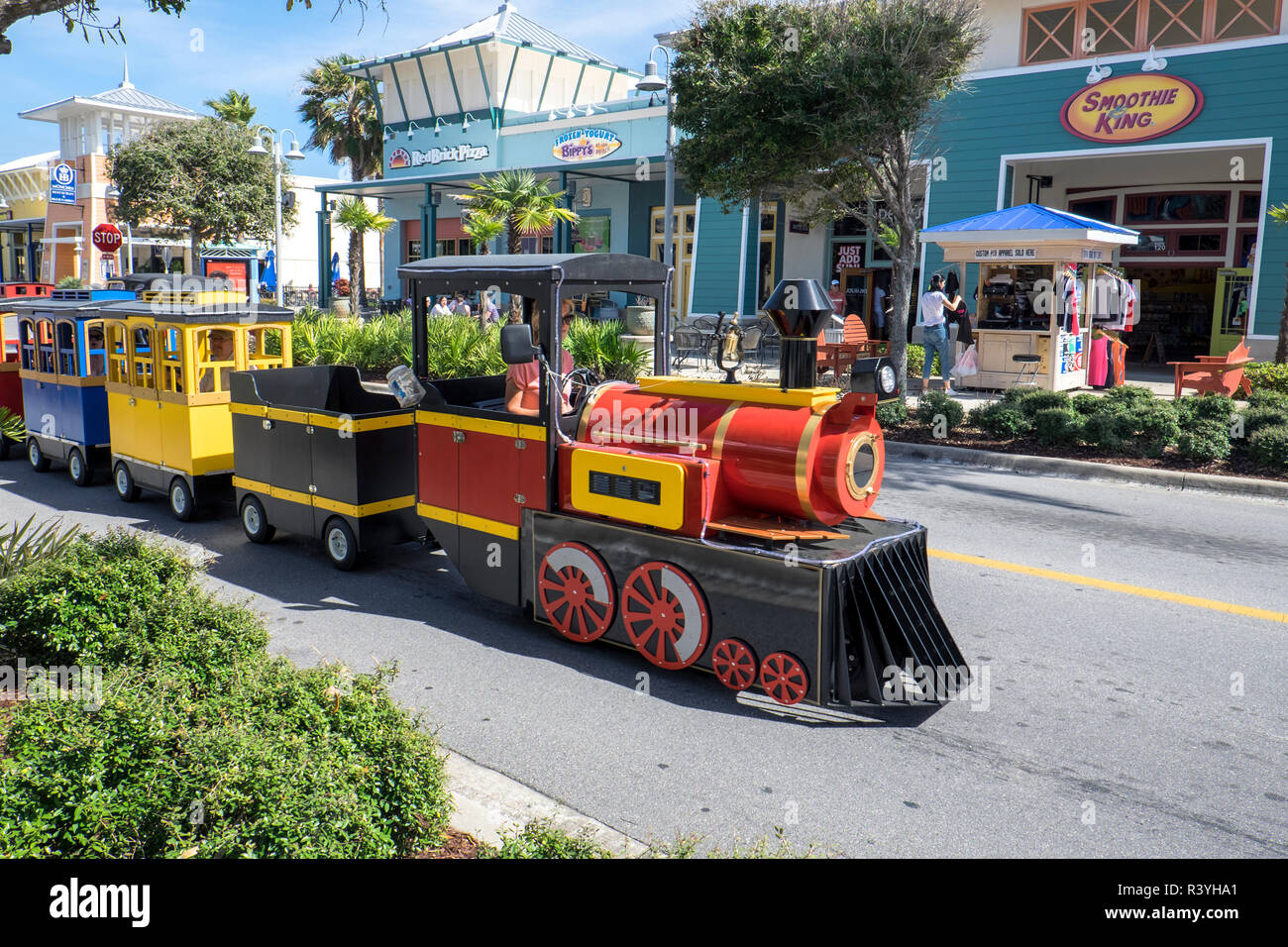 https://c8.alamy.com/comp/R3YHA1/train-at-pier-park-panama-city-beach-florida-usa-R3YHA1.jpg