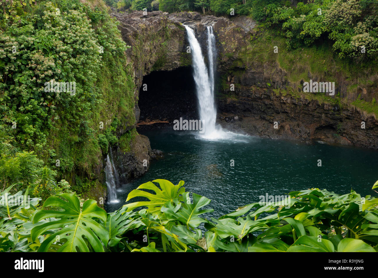 Hawaii big island rainbow falls hi-res stock photography and images - Alamy