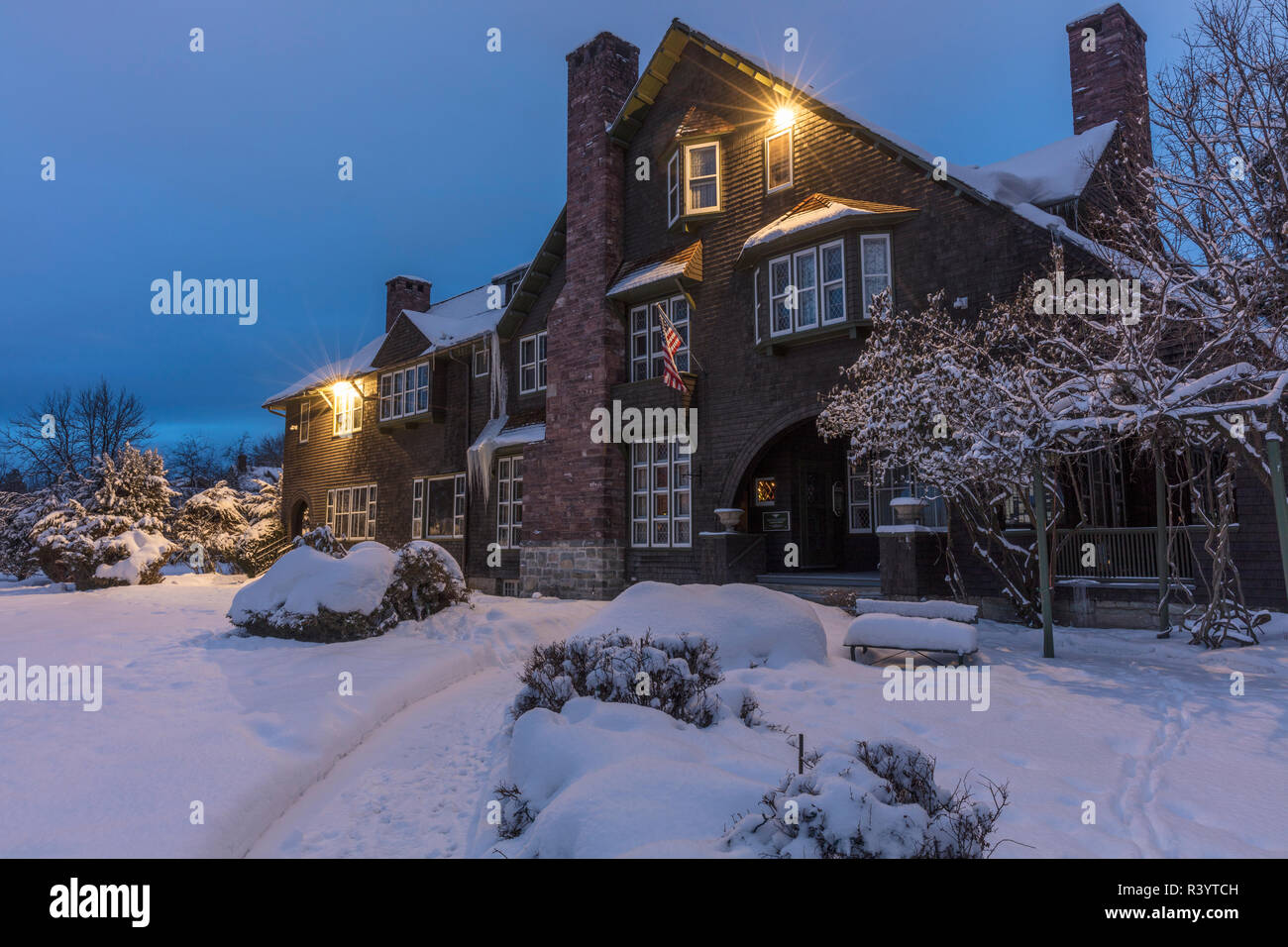 Conrad Mansion in winter in Kalispell, Montana, USA Stock Photo Alamy