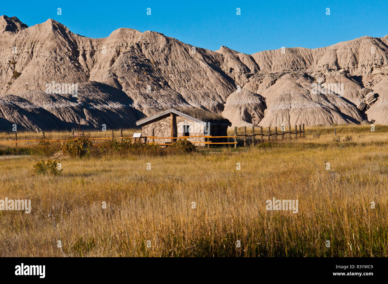 USA, Nebraska, Crawford, Toadstool Geologic Park, Rebuilt Sod House