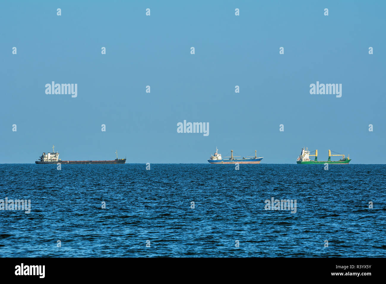 Horizon ships black sea hi-res stock photography and images - Alamy