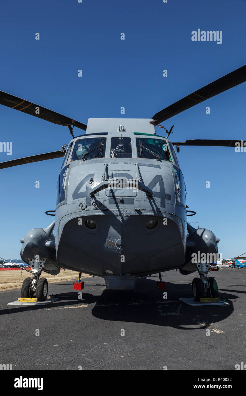 North sea helicopter aviation hi-res stock photography and images - Alamy