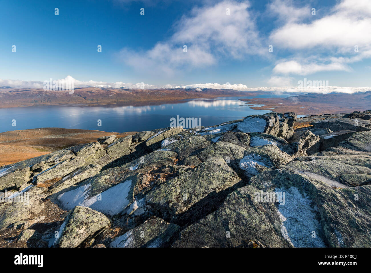 View from the top of the mountain Nuolja to the lake Torneträsk and the autumnal Fjell, Abisko National Park, Norrbotten Stock Photo