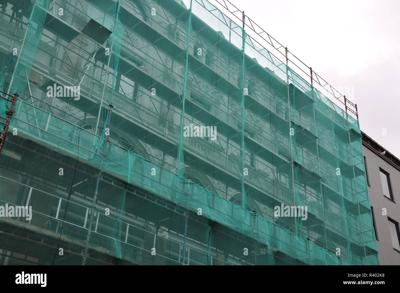 scaffolding scaffolding construction site renovation grid mesh Stock Photo Alamy