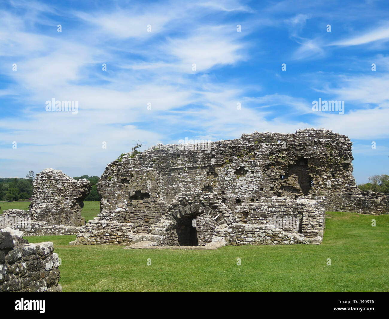 Ogmore Castle, Vale of South Wales, UK Stock Photo Alamy