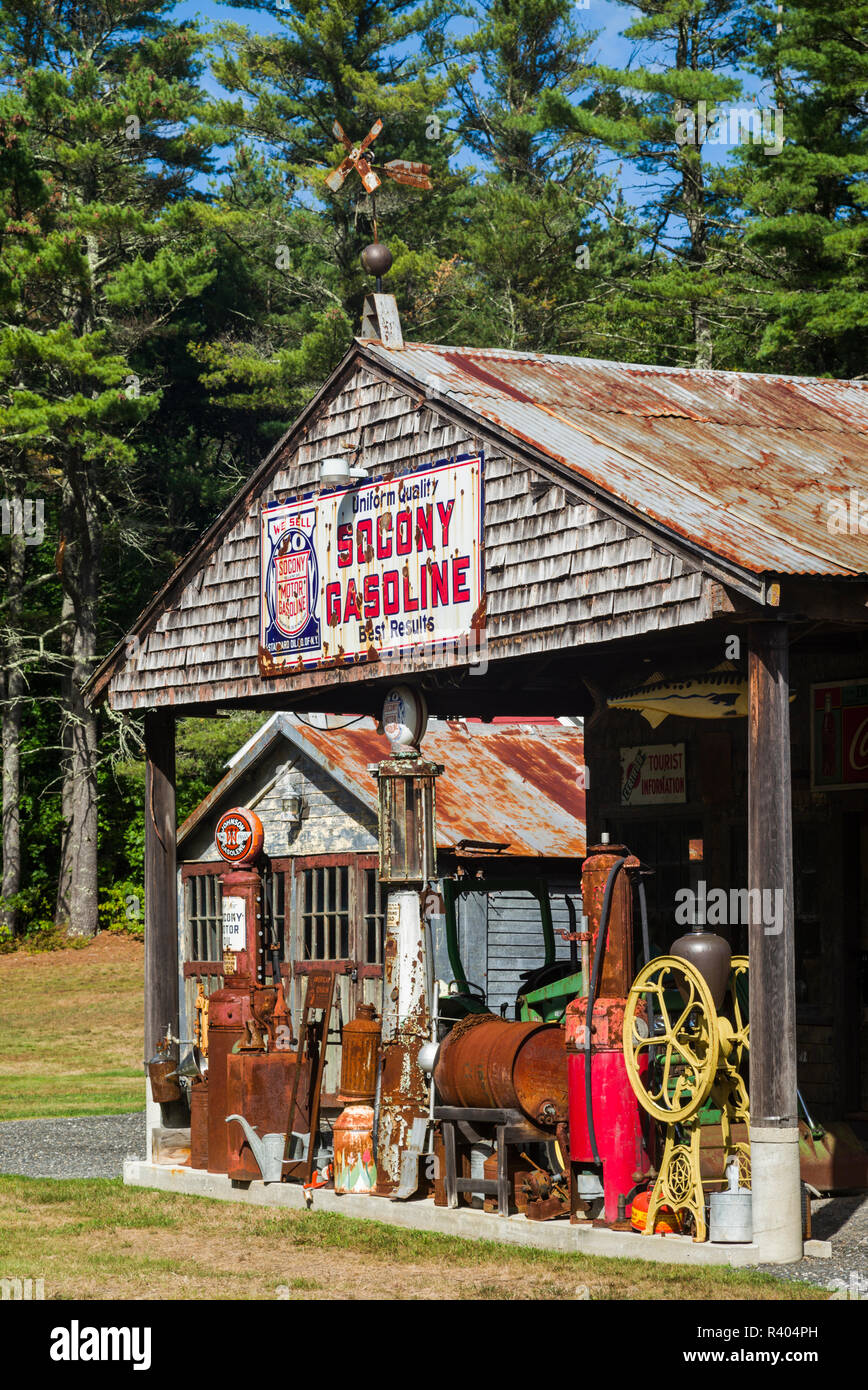 USA, Maine, Wells, antique gas station Stock Photo Alamy