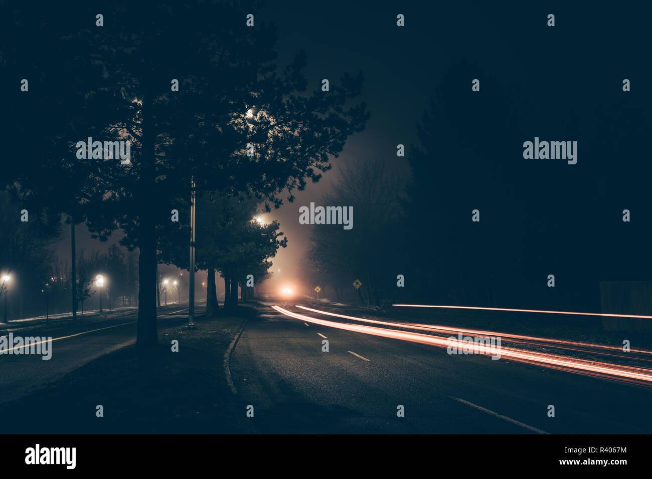 Light streak hi-res stock photography and images - Alamy