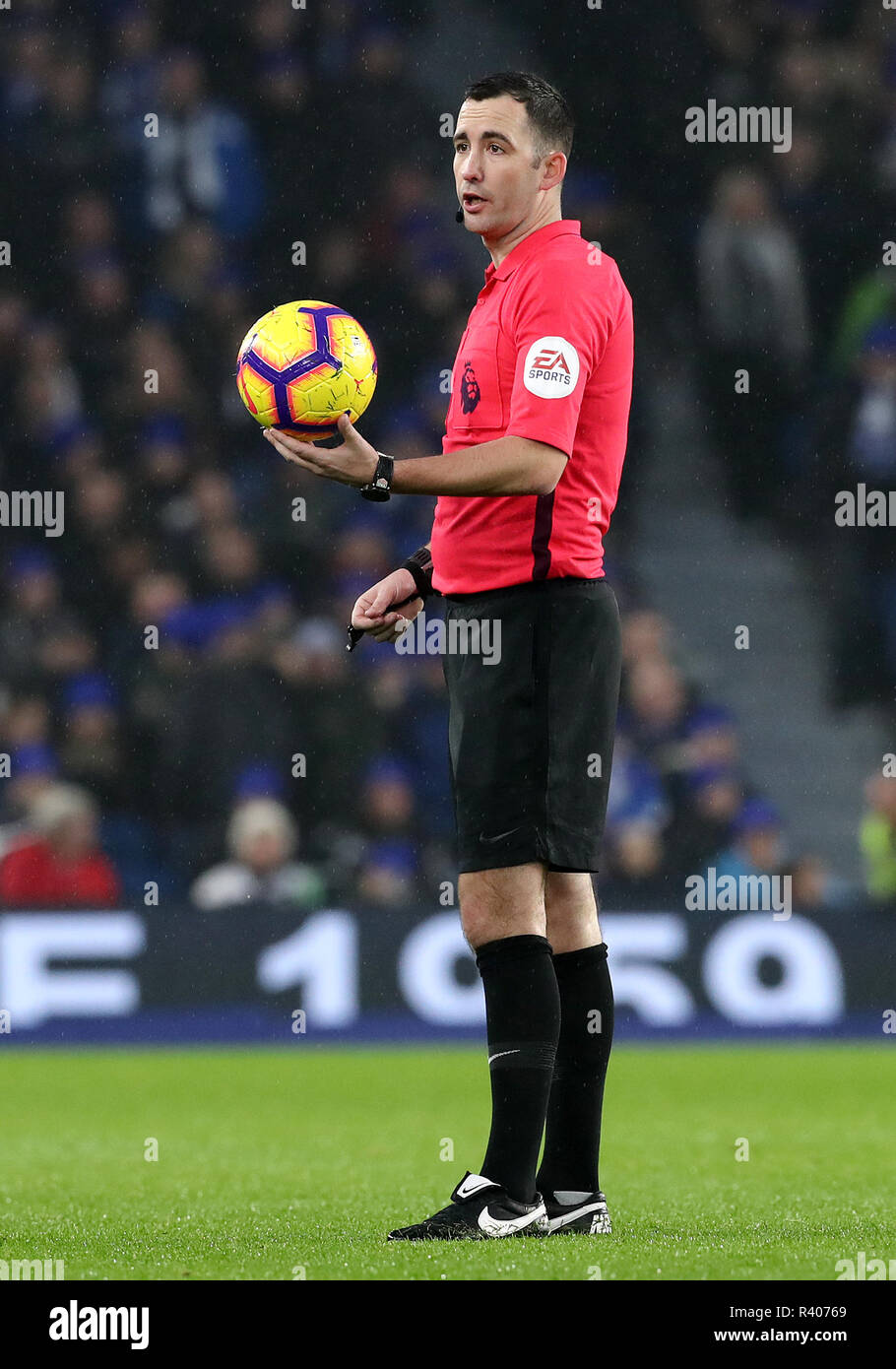 Match referee Chris Kavanagh during the Premier League match at The Amex Stadium, Brighton. PRESS ASSOCIATION Photo. Picture date: Saturday November 24, 2018. See PA story SOCCER Brighton. Photo credit should read: Gareth Fuller/PA Wire. RESTRICTIONS: No use with unauthorised audio, video, data, fixture lists, club/league logos or 'live' services. Online in-match use limited to 75 images, no video emulation. No use in betting, games or single club/league/player publications. Stock Photo