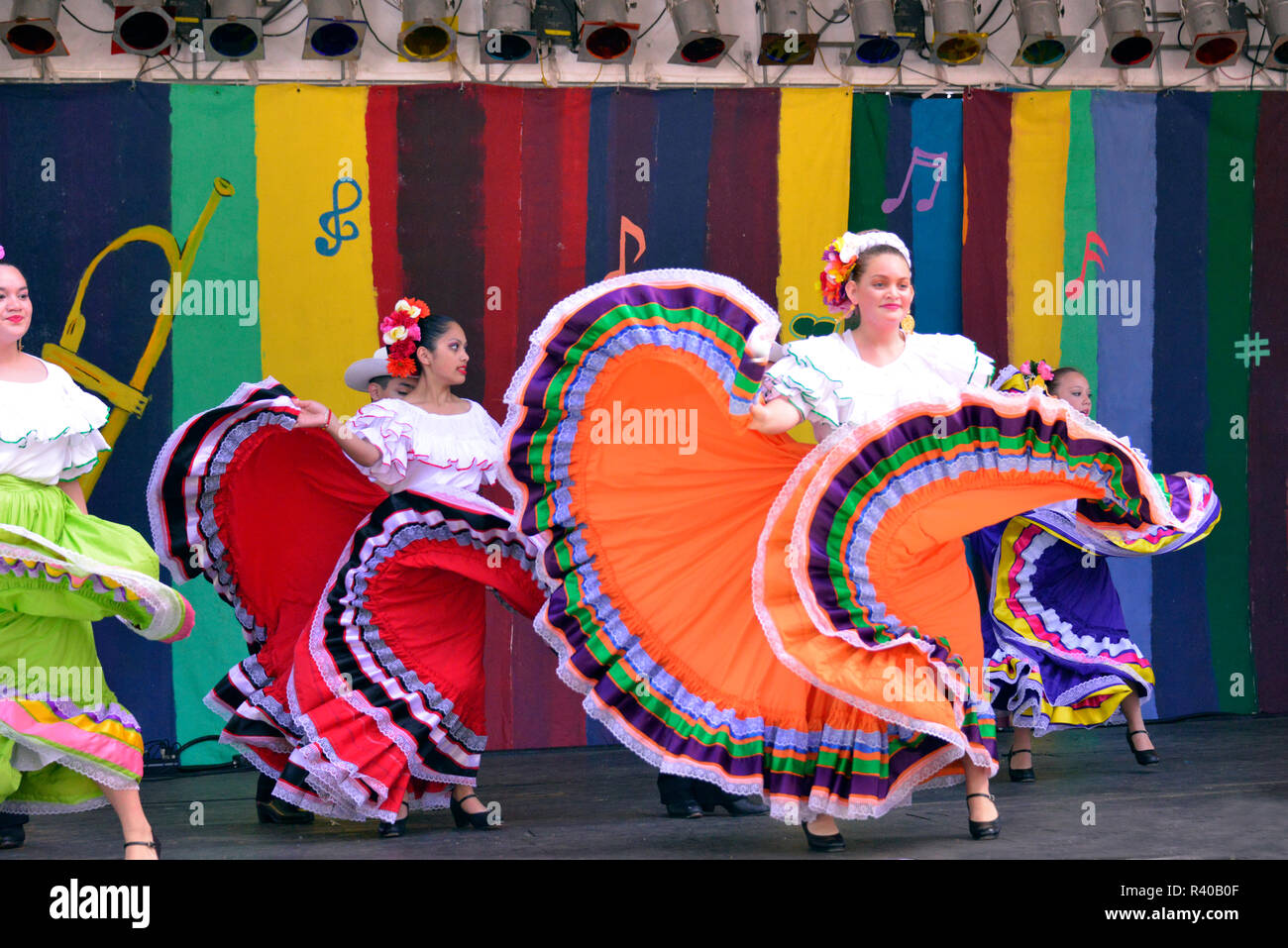 Ballet folklorico corazon alegre hires stock photography and images