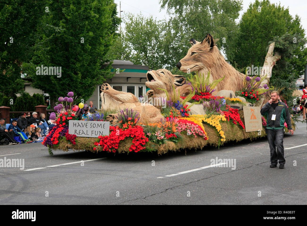 USA, Oregon, Portland. Grand Floral Rose Festival Parade float. Credit as: Steve Terrill / Jaynes Gallery / DanitaDelimont.com Stock Photo