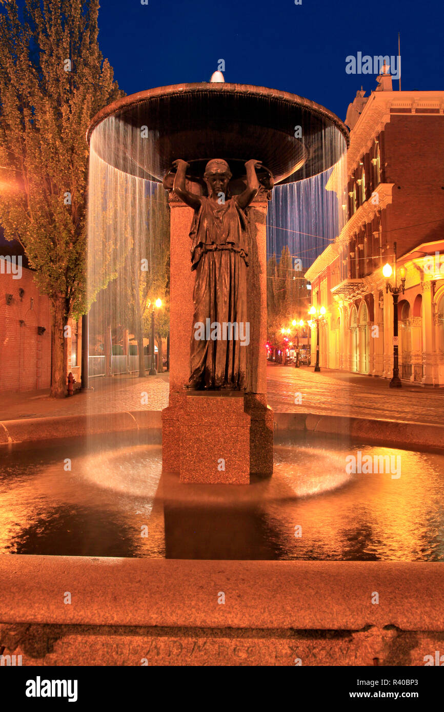 Oregon portland skidmore fountain night hires stock photography and