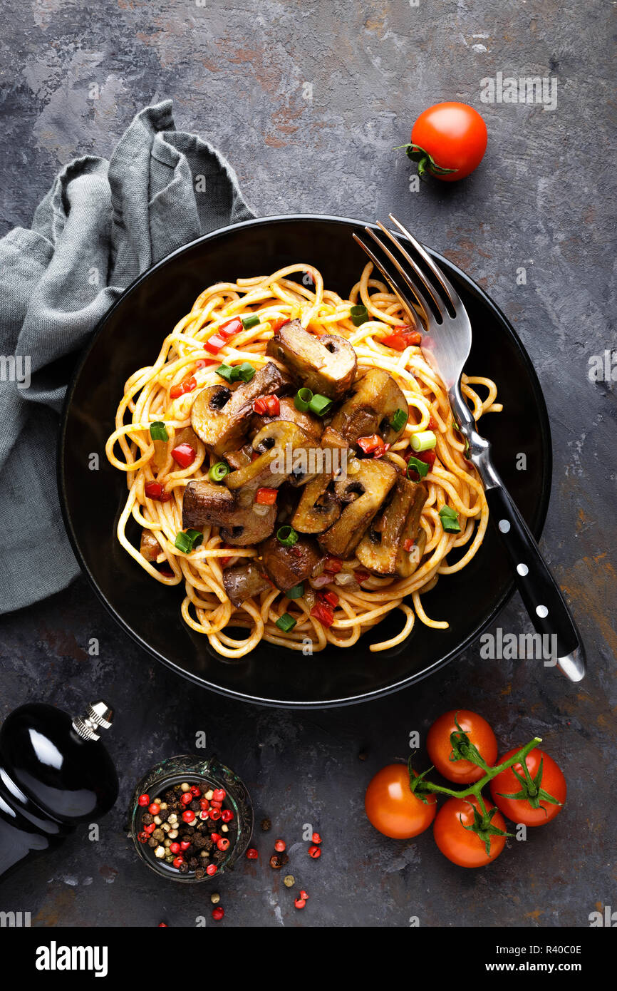 Vegetarian Spaghetti Bolognese With Mushrooms And Pepper Stock Photo vegetarian-spaghetti-bolognese-with-mushrooms-and-pepper-stock-photo