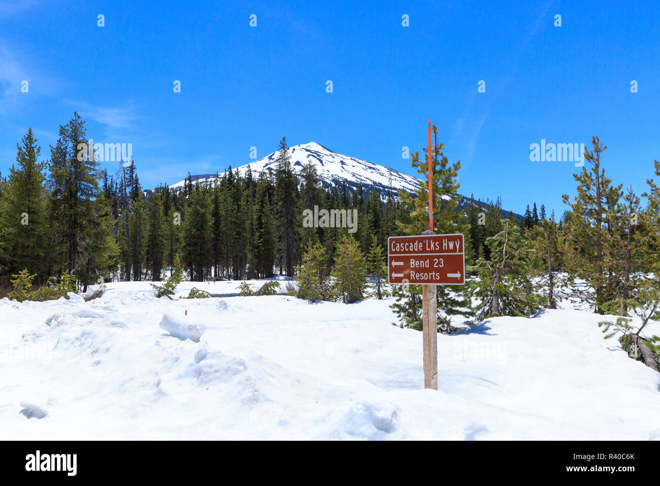 USA, Eastern Oregon, Cascade Lakes Highway, Cascade Mountains, Middle Sister, Hope, Sisters Mountain. Stratovolcano. Snow. Stock Photo