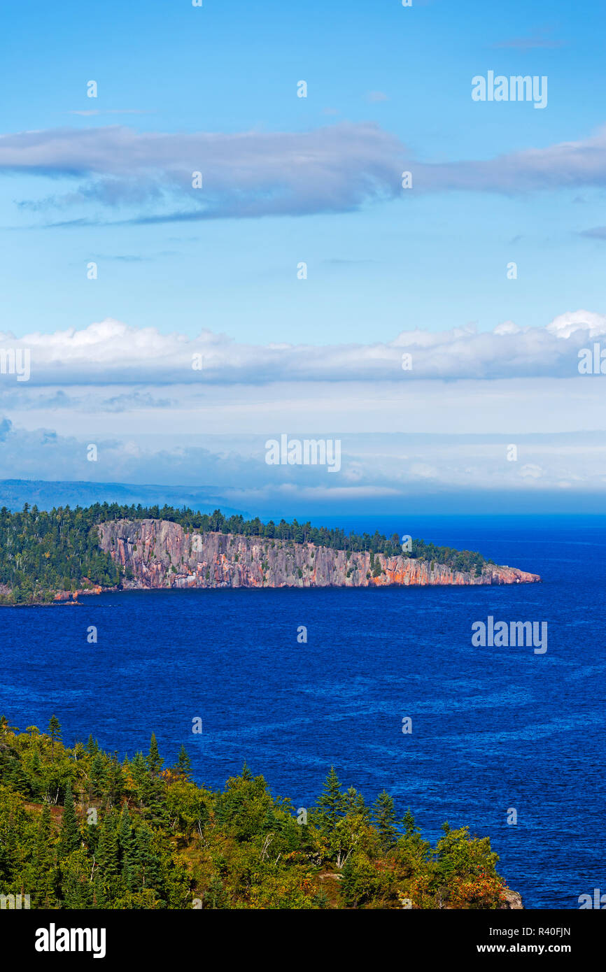 Minnesota, Tettegouche State Park, Palisades Head and Lake Superior