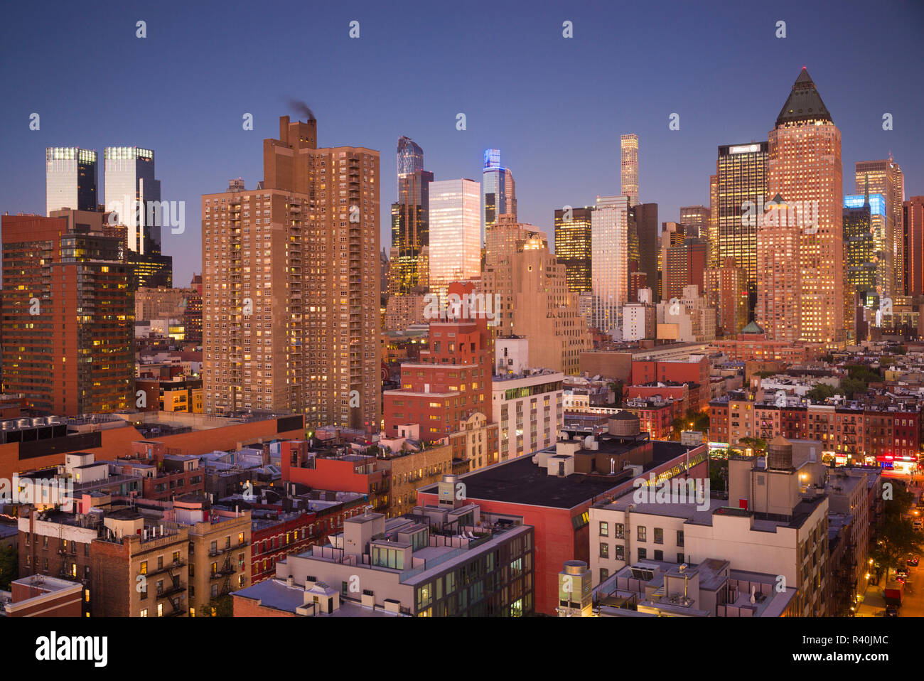 Midtown skyline dusk west hi-res stock photography and images - Alamy