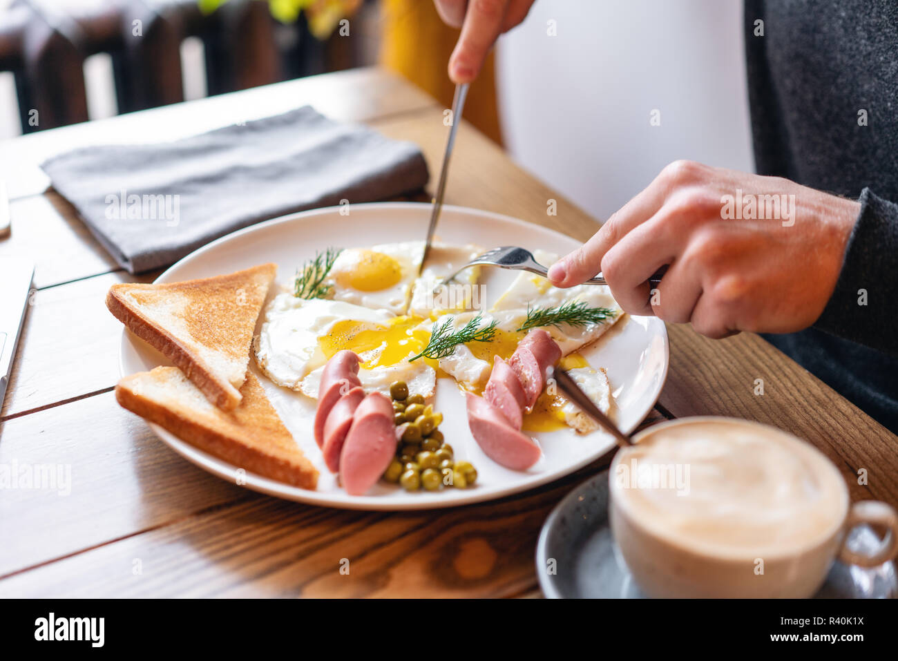 how to eat with a knife and fork