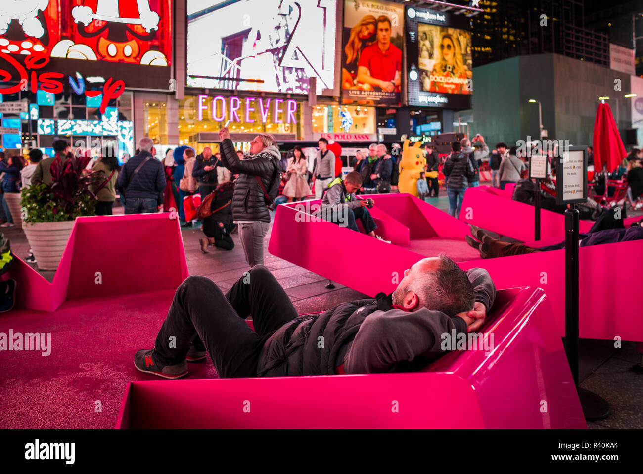 USA, New York City, Midtown Manhattan, Times Square people Stock Photo ...